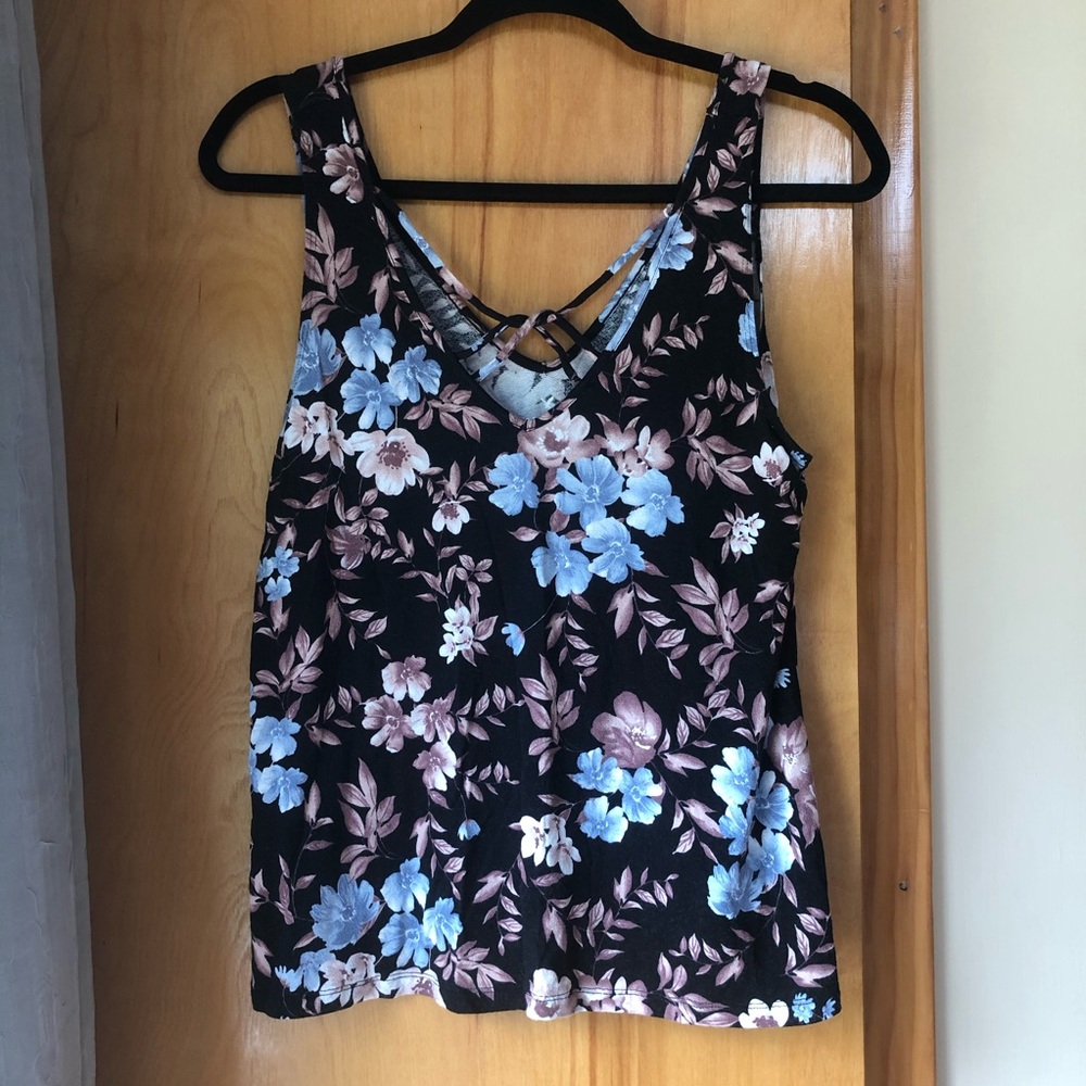 NWOT American Eagle Soft & Sexy Floral Tank
